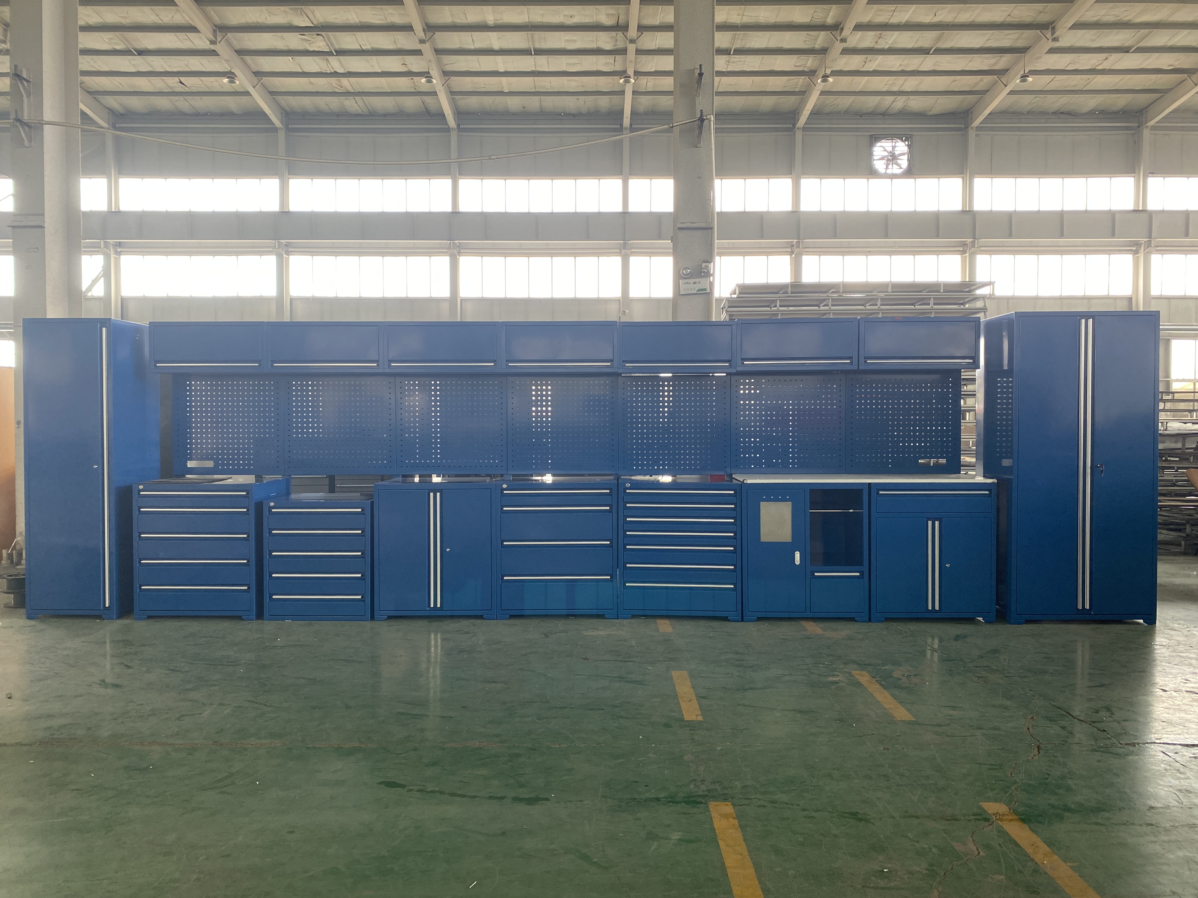 ​Chengyuan Jiayu Company Completes Customized Blue Garage Storage Tool System for Canadian Customers